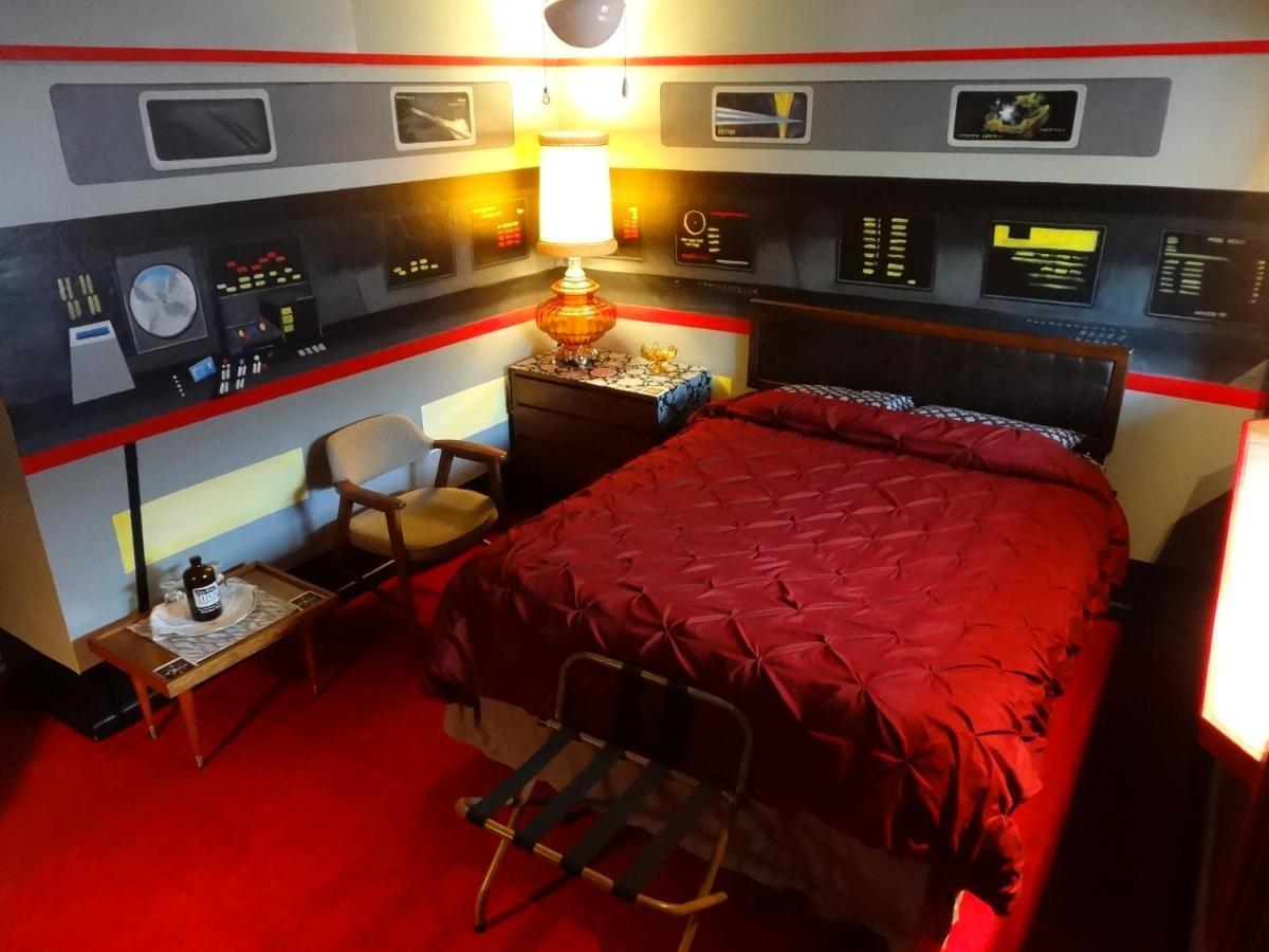 The Star Trek - Uss Enterprise Room At The Itty Bitty Inn North Bend Eksteriør billede
